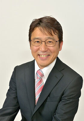 男性司会者 曽根田あきひろ